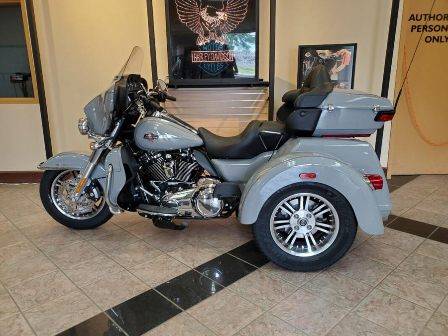 2024 Harley-Davidson Tri Glide Ultra Billiard Gray