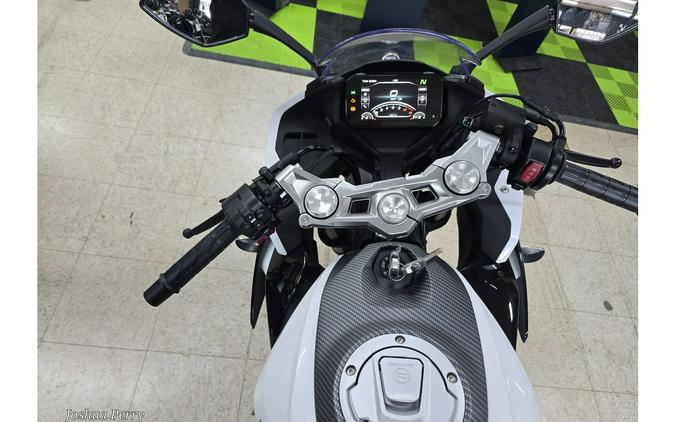 2025 CFMOTO 300SS CF300-5US