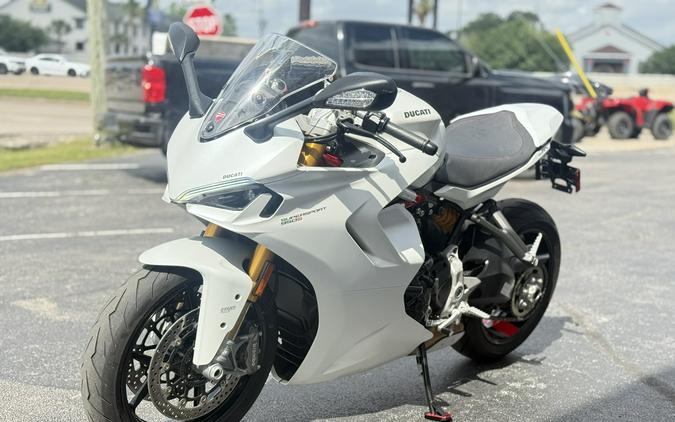2023 Ducati SuperSport 950 S Arctic White Silk fairing with Ducati Red frame and Glossy Black wheel rims with Ducati Red “tag” - 05200T