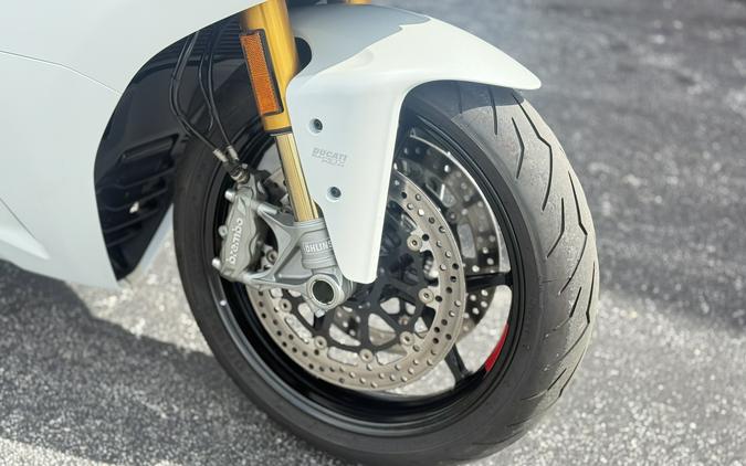2023 Ducati SuperSport 950 S Arctic White Silk fairing with Ducati Red frame and Glossy Black wheel rims with Ducati Red “tag” - 05200T