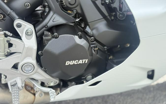 2023 Ducati SuperSport 950 S Arctic White Silk fairing with Ducati Red frame and Glossy Black wheel rims with Ducati Red “tag” - 05200T