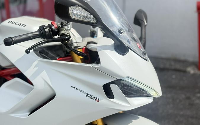 2023 Ducati SuperSport 950 S Arctic White Silk fairing with Ducati Red frame and Glossy Black wheel rims with Ducati Red “tag” - 05200T