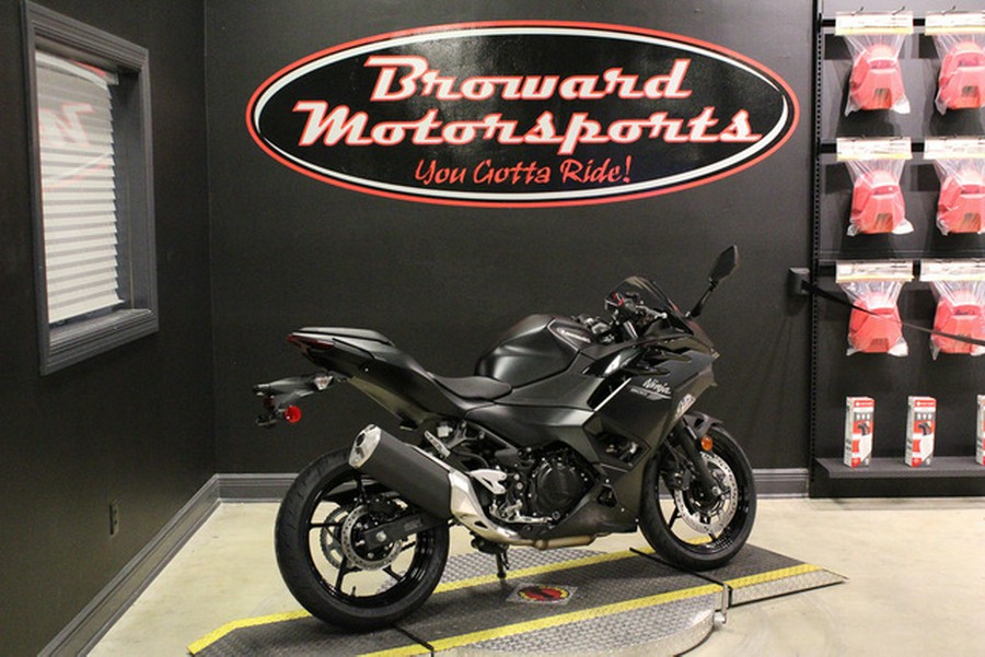 2026 Kawasaki Ninja 500 ABS Metallic Flat Spark Black