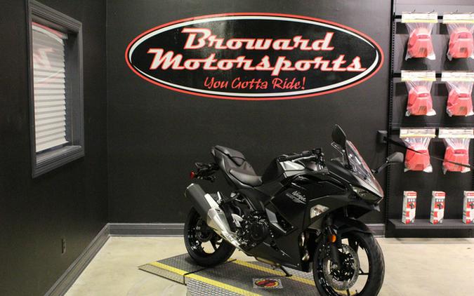 2026 Kawasaki Ninja 500 ABS Metallic Flat Spark Black