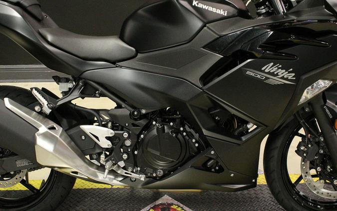 2026 Kawasaki Ninja 500 ABS Metallic Flat Spark Black