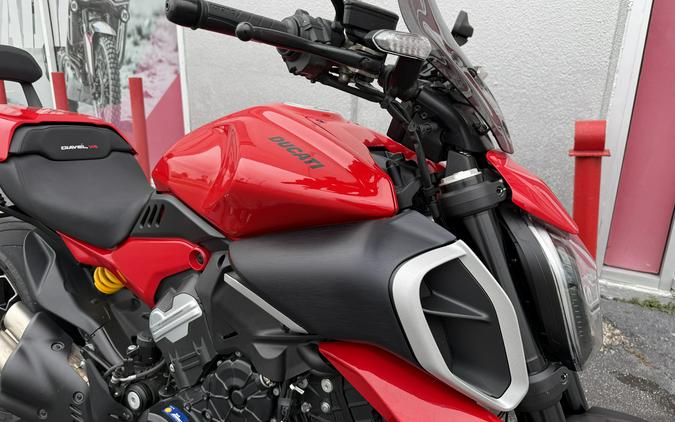 2023 Ducati Diavel V4 Ducati Red