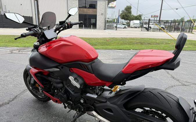 2023 Ducati Diavel V4 Ducati Red
