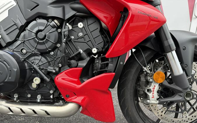 2023 Ducati Diavel V4 Ducati Red