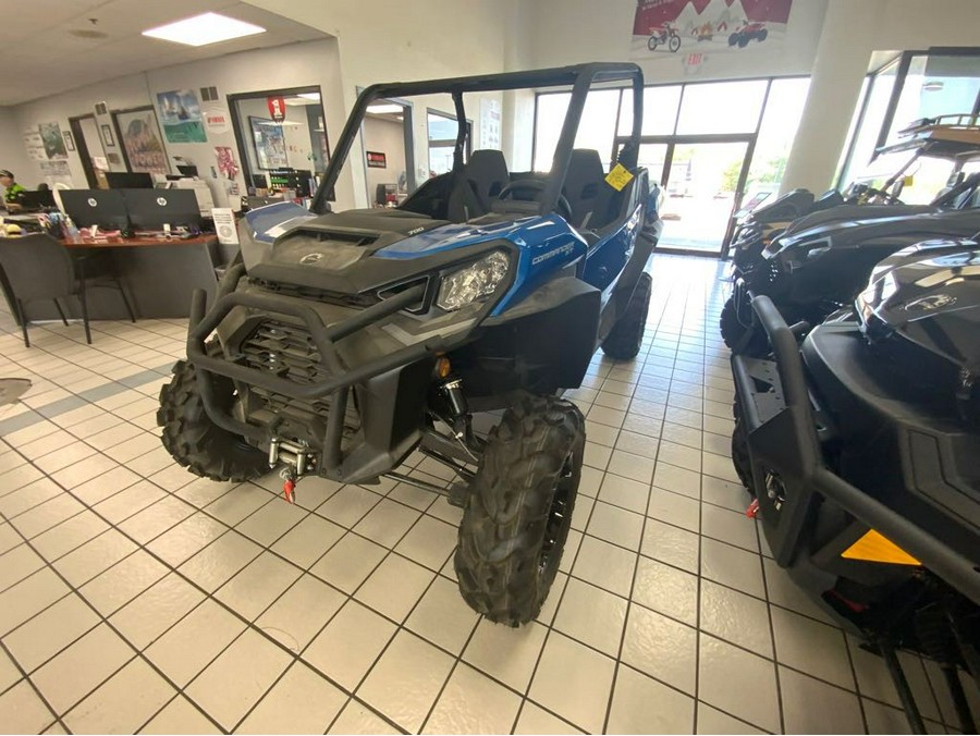 2023 Can-Am COMMANDER XT 700