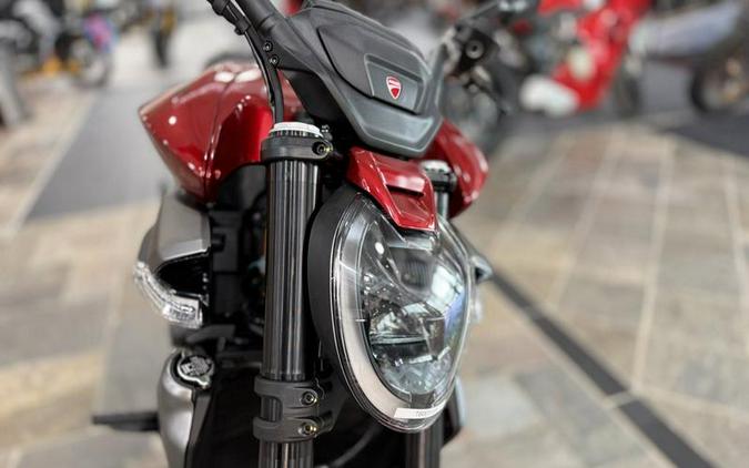 2026 Ducati XDiavel V4 Burning Red