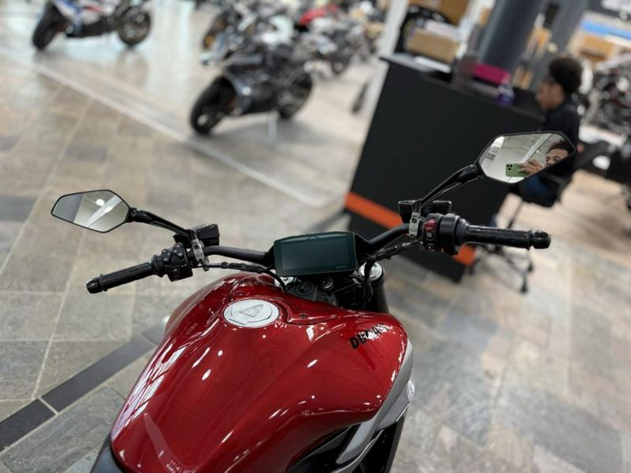 2026 Ducati XDiavel V4 Burning Red