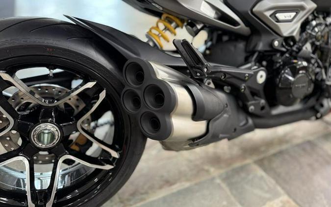 2026 Ducati XDiavel V4 Burning Red