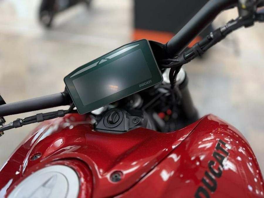 2026 Ducati XDiavel V4 Burning Red