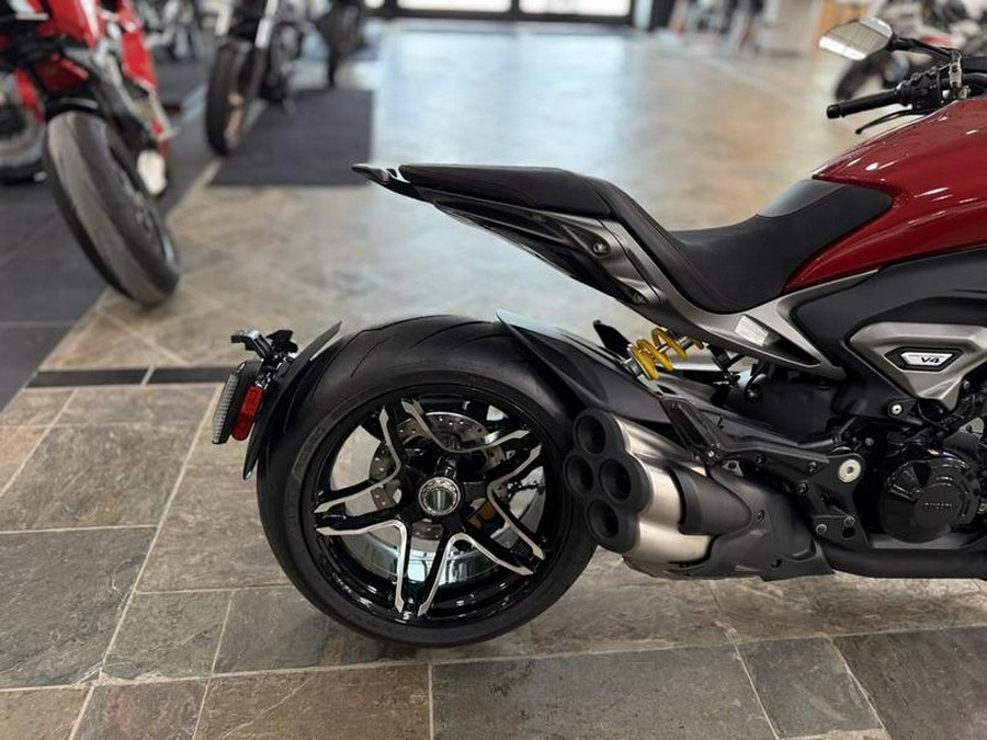 2026 Ducati XDiavel V4 Burning Red