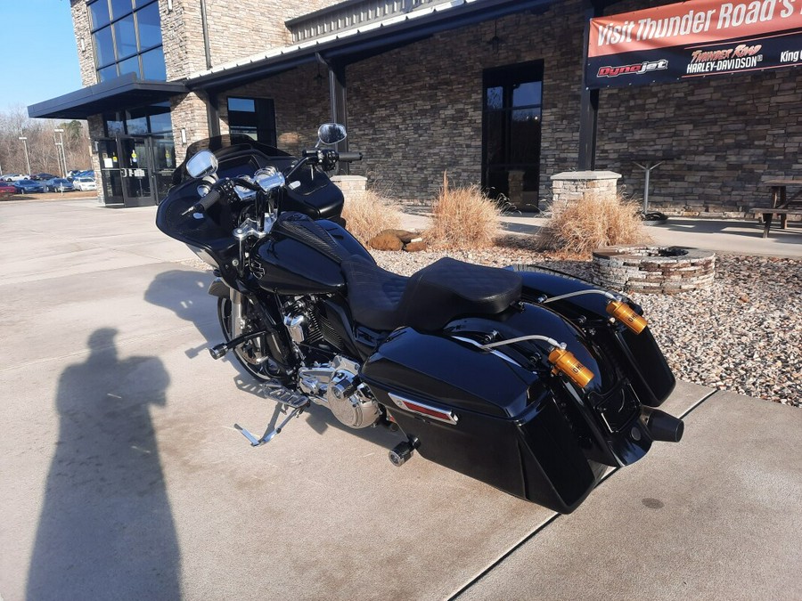 2023 Harley-Davidson® Road Glide® Vivid Black