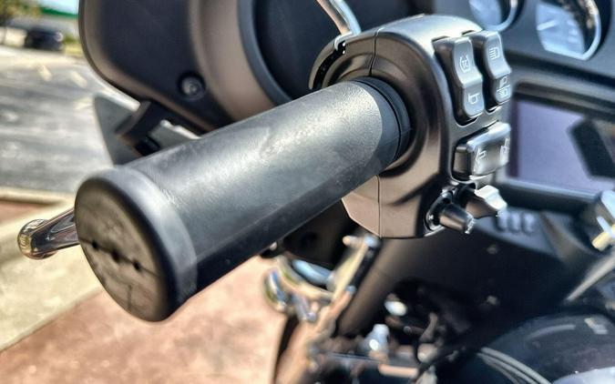 2023 Harley-Davidson® Tri Glide® Ultra Vivid Black