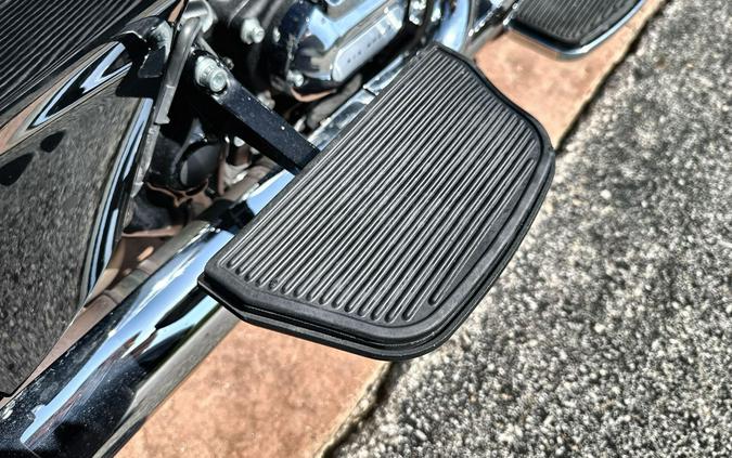 2023 Harley-Davidson® Tri Glide® Ultra Vivid Black