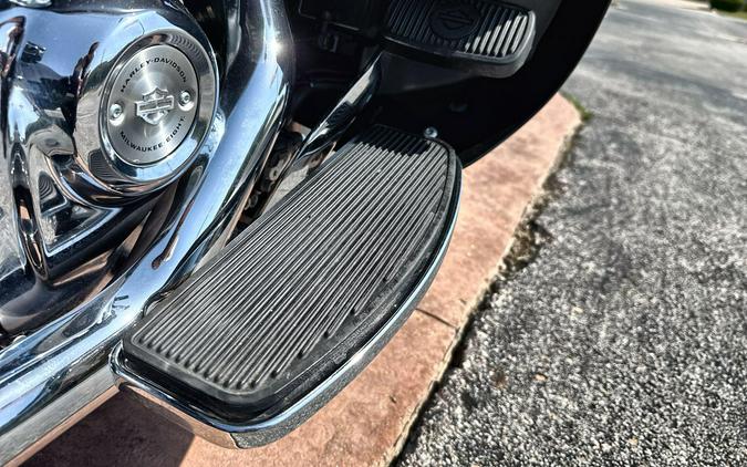 2023 Harley-Davidson® Tri Glide® Ultra Vivid Black