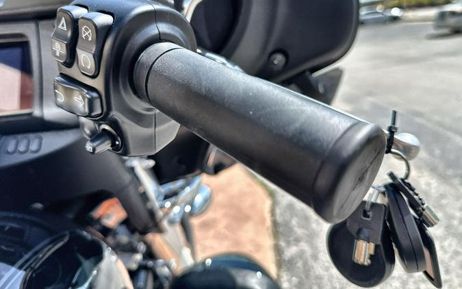 2023 Harley-Davidson® Tri Glide® Ultra Vivid Black