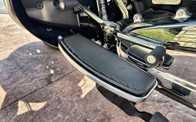 2023 Harley-Davidson® Tri Glide® Ultra Vivid Black