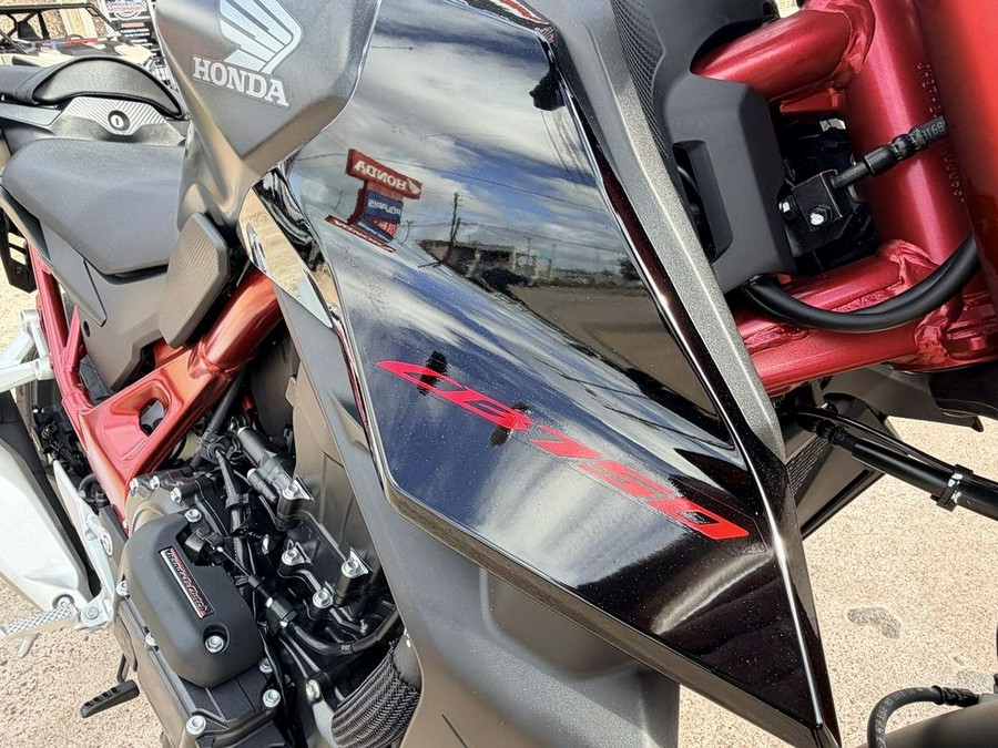 2026 Honda® CB750 Hornet E-Clutch