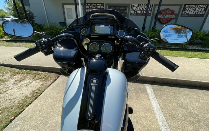 FLTRT 2024 Road Glide® 3