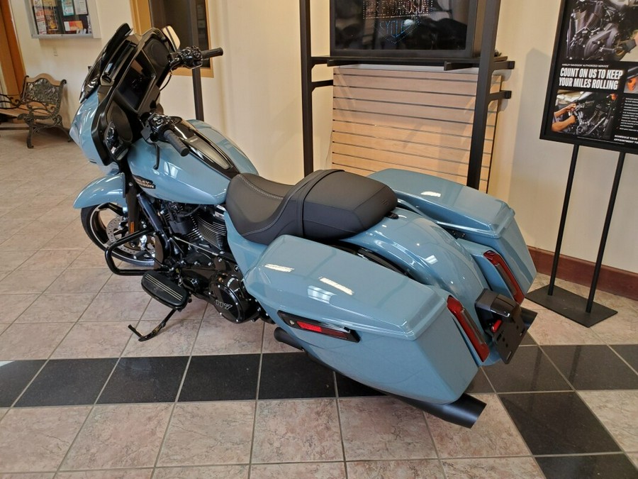 2024 Harley-Davidson Street Glide® Sharkskin Blue - Black Finish