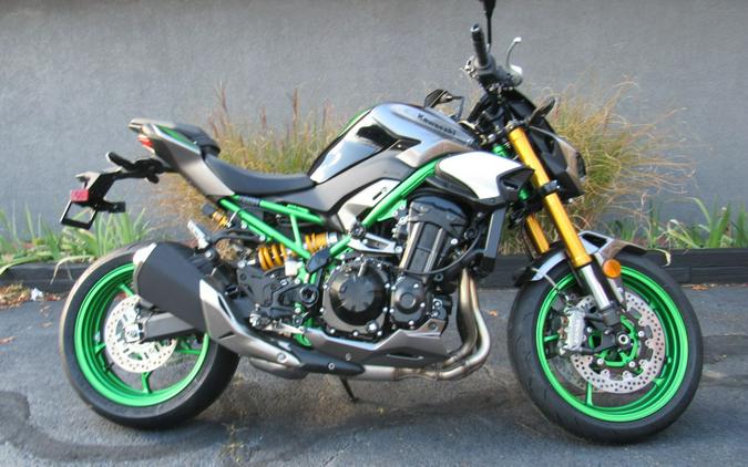 2025 Kawasaki Z900 SE ABS