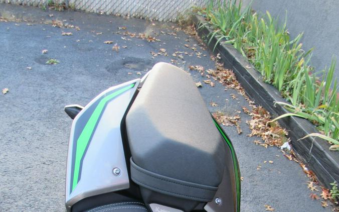 2025 Kawasaki Z900 SE ABS