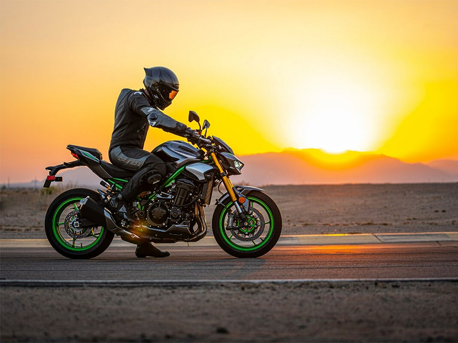 2025 Kawasaki Z900 SE ABS