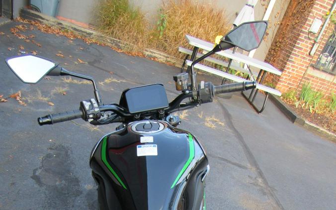 2025 Kawasaki Z900 SE ABS