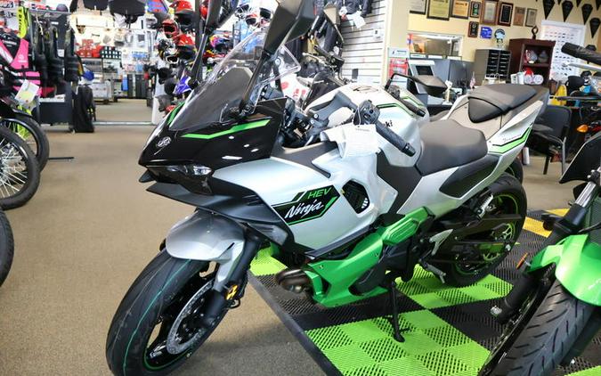 2024 Kawasaki Ninja® 7 Hybrid ABS