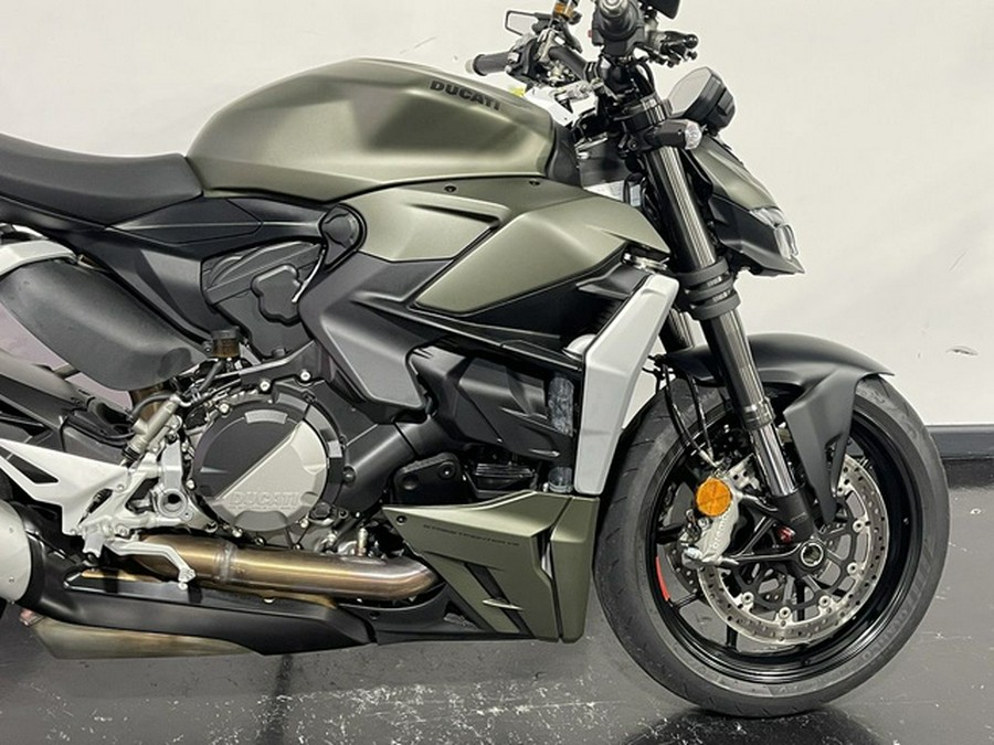 2024 Ducati Streetfighter V2 Storm Green