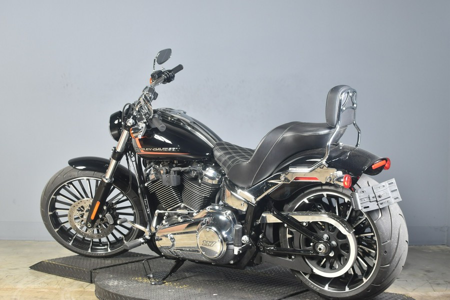 2024 Harley-Davidson Breakout 117 Vivid Black