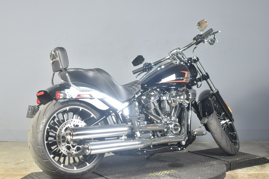 2024 Harley-Davidson Breakout 117 Vivid Black