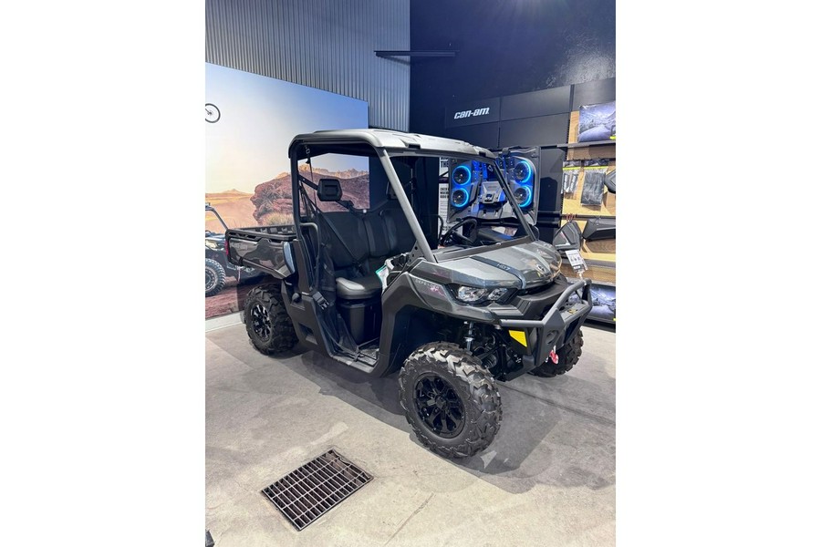 2024 Can-Am Defender XT HD7
