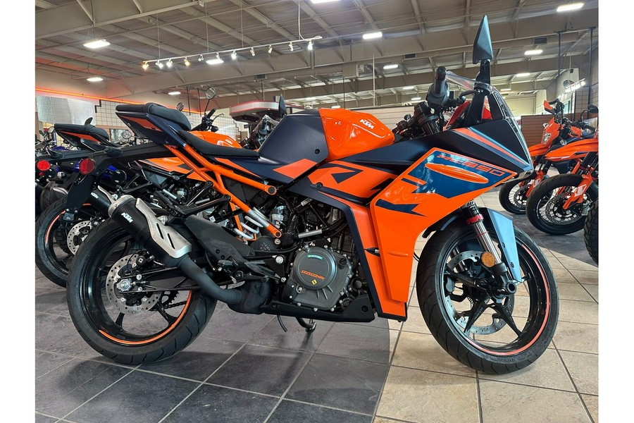 2022 KTM RC 390