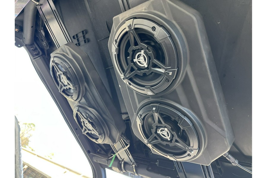 2025 Can-Am Commander XT 700