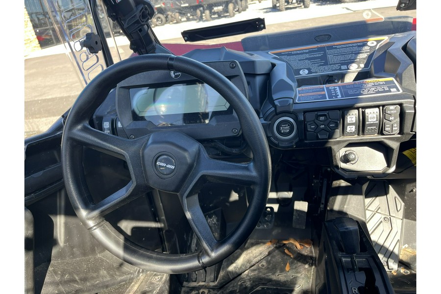 2025 Can-Am Commander XT 700