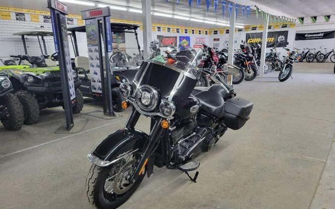 2021 Harley-Davidson® FLHCS - Heritage Classic 114