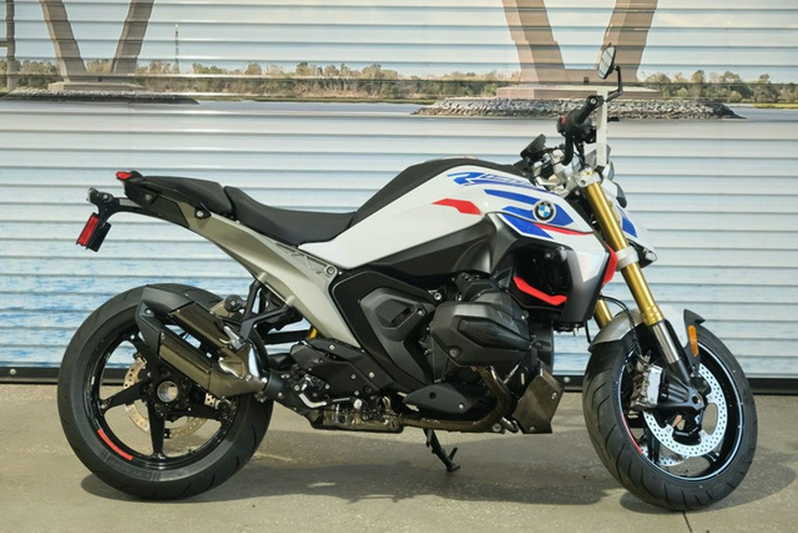 2026 BMW R 1300 R Performance