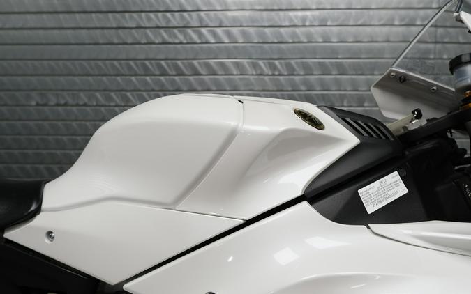 2022 YAMAHA YZF-R1