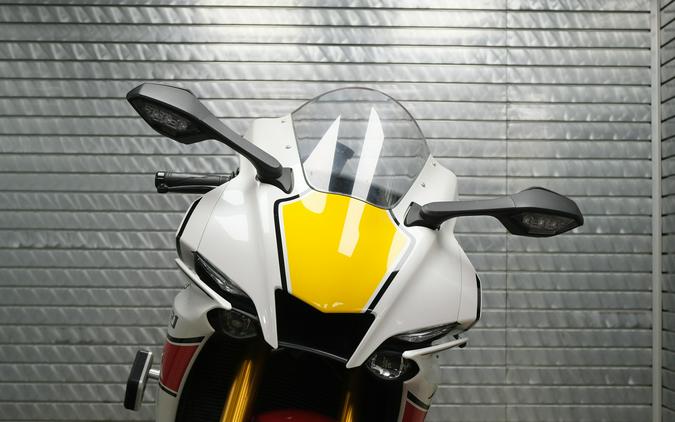 2022 YAMAHA YZF-R1