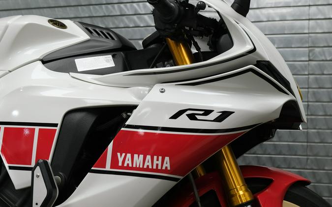 2022 YAMAHA YZF-R1