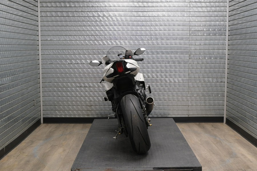 2022 YAMAHA YZF-R1