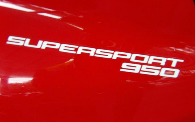 2022 Ducati Supersport 950 Ducati Red