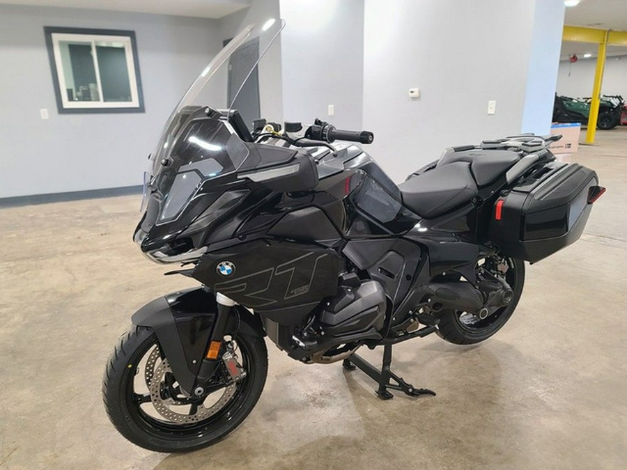 2026 BMW R 1300 RT Triple Black