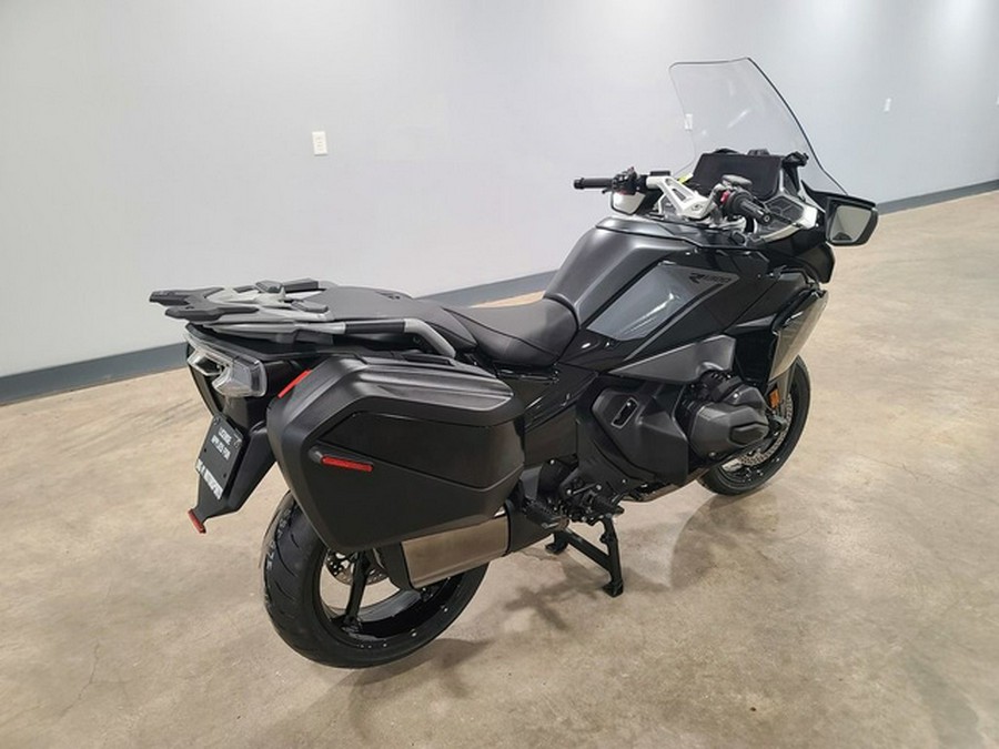 2026 BMW R 1300 RT Triple Black