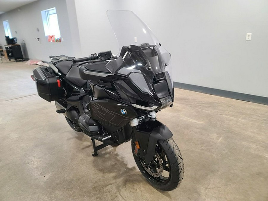 2026 BMW R 1300 RT Triple Black