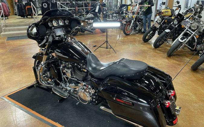 2017 Harley-Davidson FLHXS - Street Glide Special